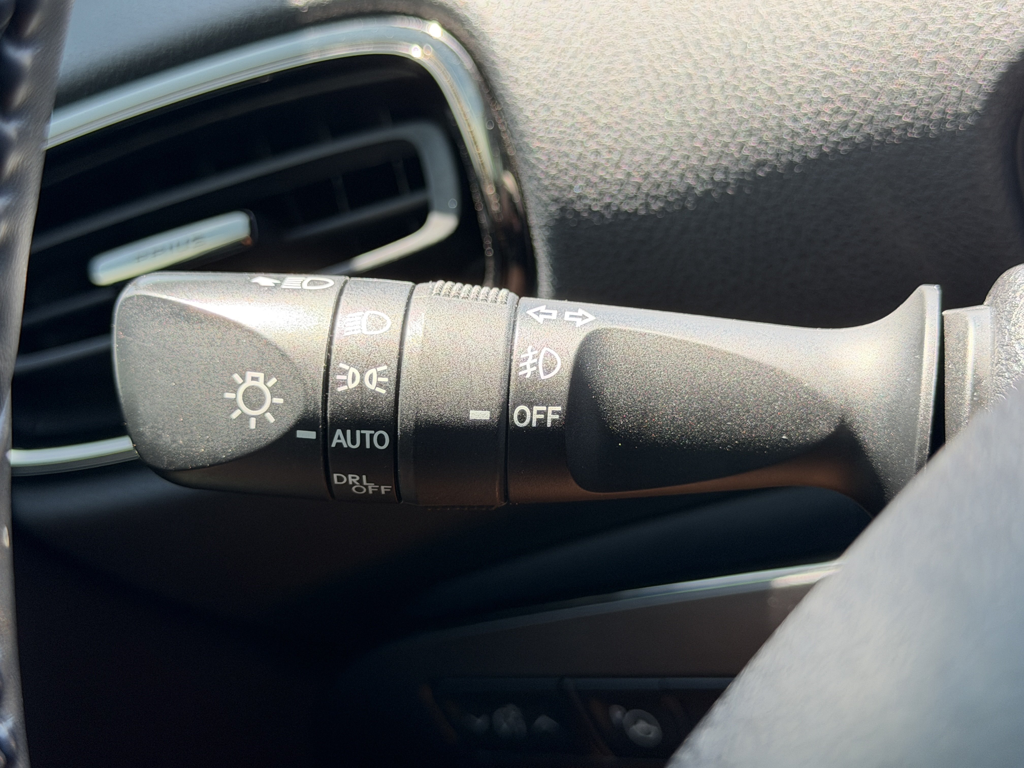 Used 2021 Toyota Prius FWD image 32