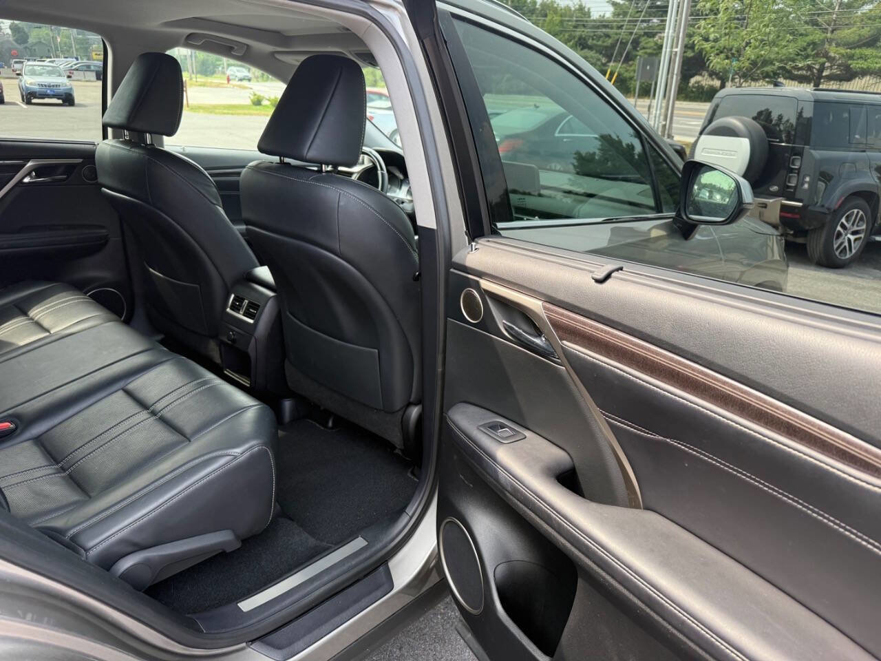 Used 2017 Lexus RX 450h AWD image 12