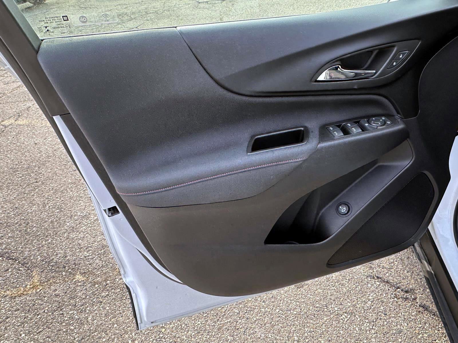 Certified 2023 Chevrolet Equinox RS w/ LPO, Floor Liner Package image 15