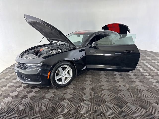 Used 2019 Chevrolet Camaro LT RWD image 11
