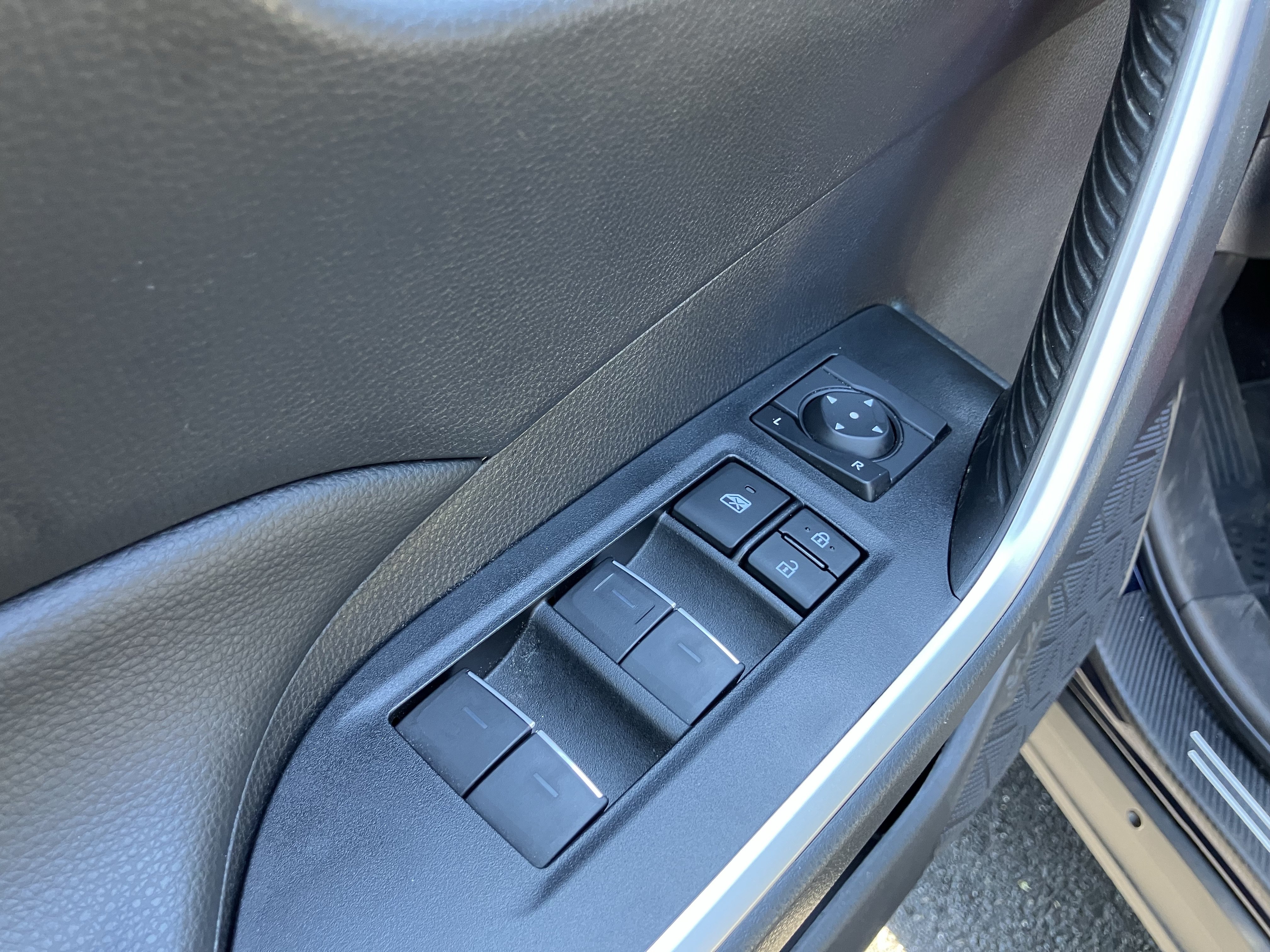 Used 2024 Toyota RAV4 XLE Premium FWD image 15