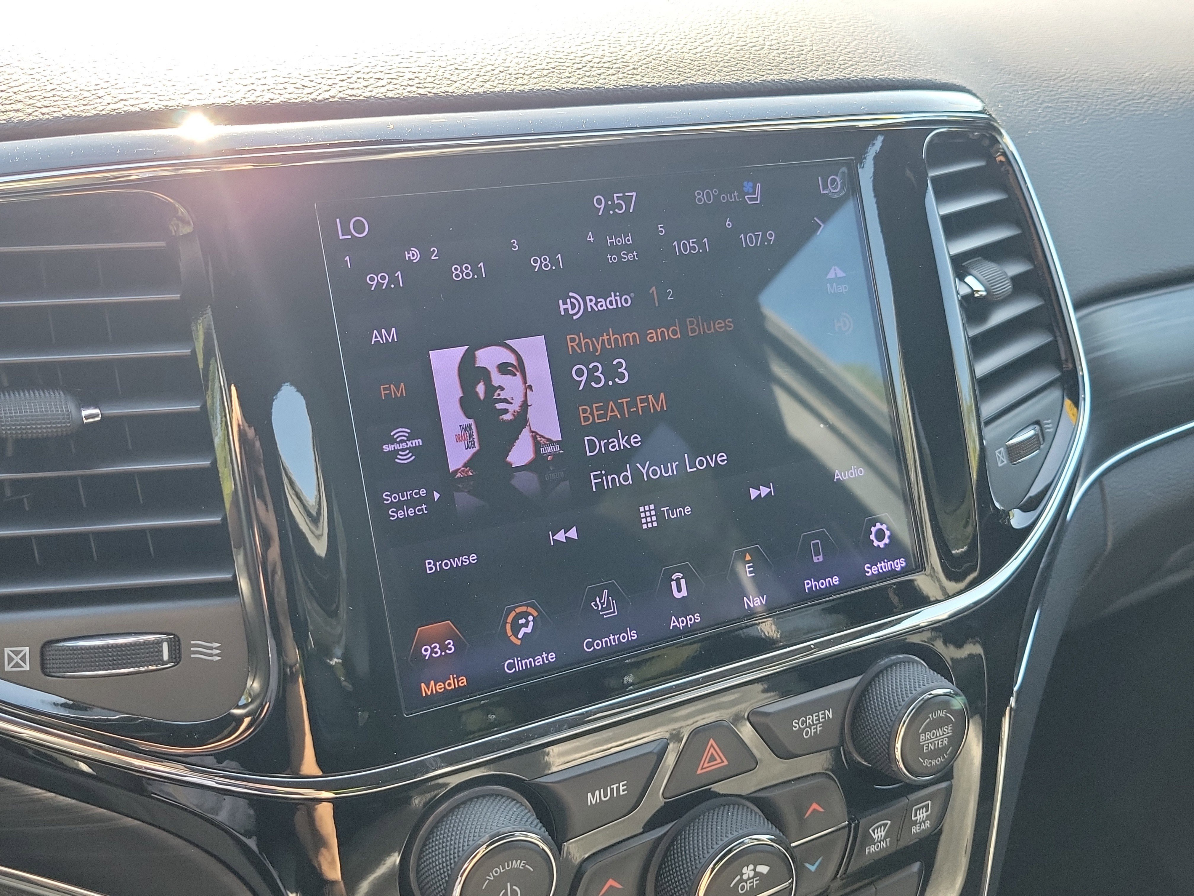 Used 2020 Jeep Grand Cherokee Limited w/ Luxury Group II image 33