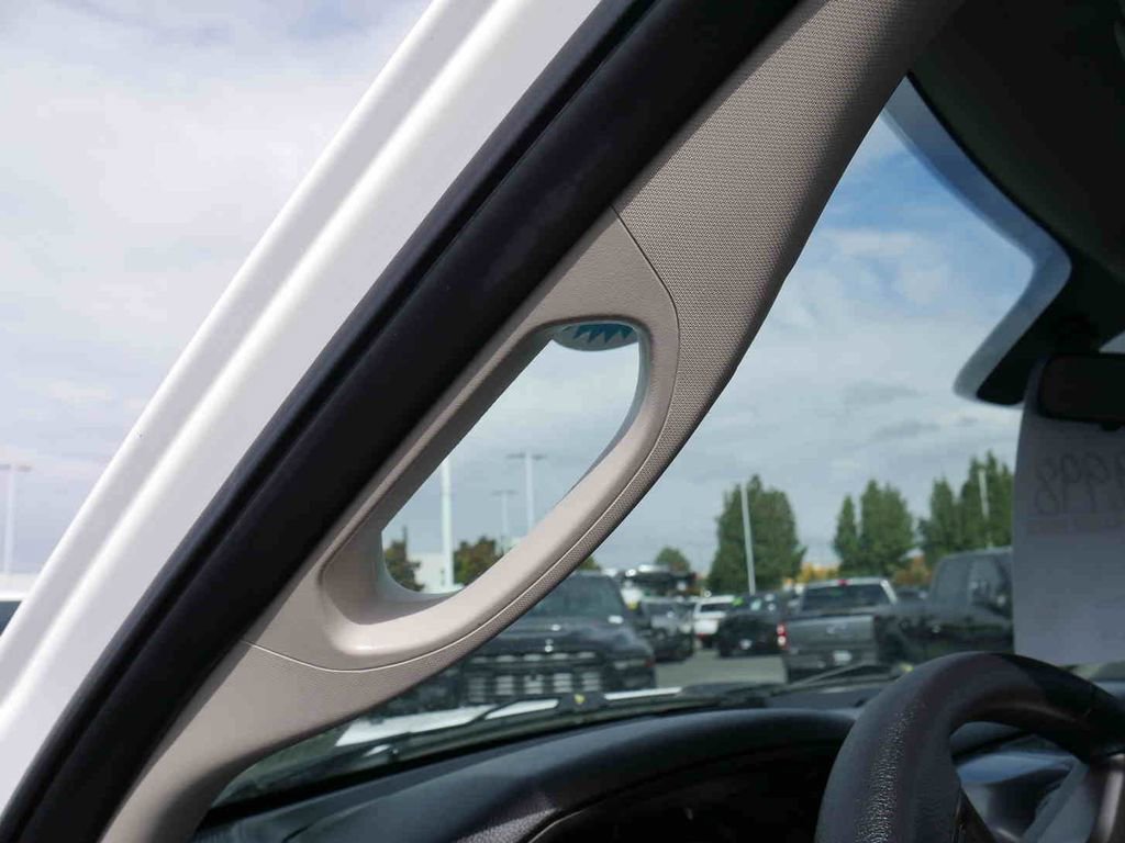 Certified 2021 RAM 1500 Classic SLT image 24