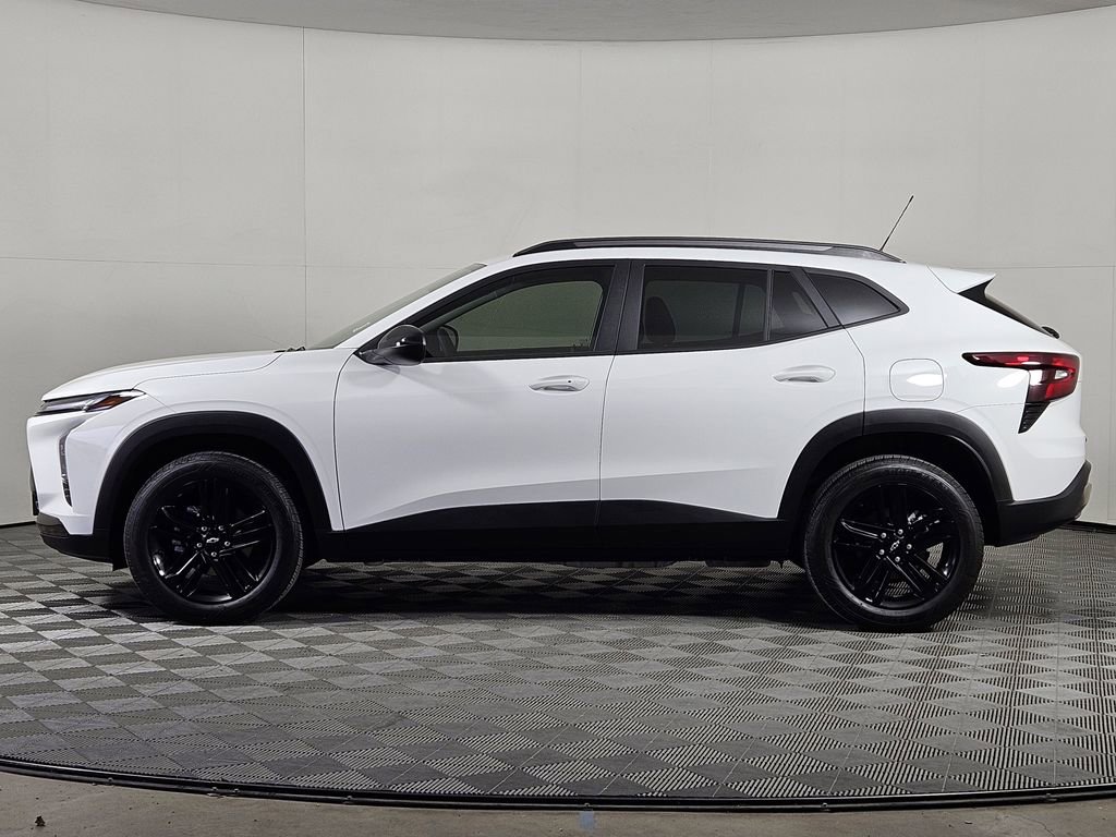 Used 2025 Chevrolet Trax ACTIV w/ Driver Confidence Package image 3