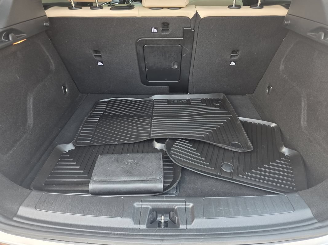Used 2019 INFINITI QX30 AWD w/ Navigation Package image 18