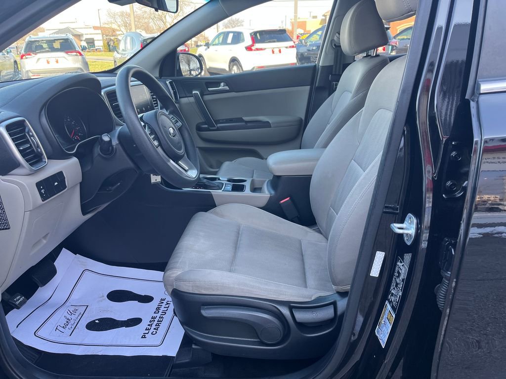 Used 2020 Kia Sportage LX image 11