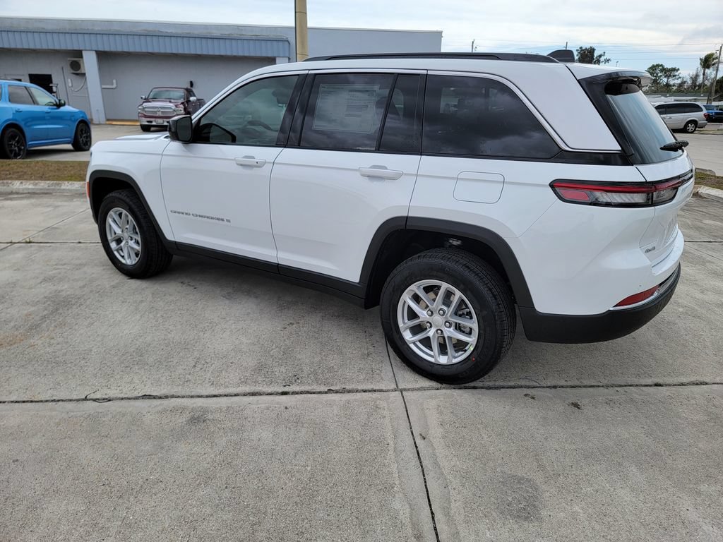New 2026 Jeep Grand Cherokee Laredo X AWD/4WD image 3