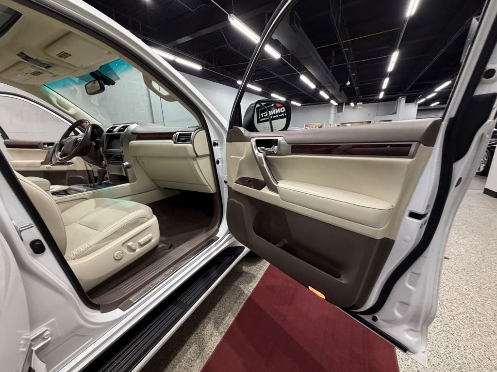 Used 2012 Lexus GX 460 w/ Comfort Plus Pkg image 43