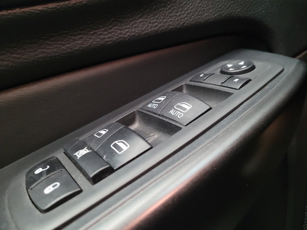 Used 2021 Jeep Cherokee Trailhawk w/ Technology Group AWD/4WD image 27