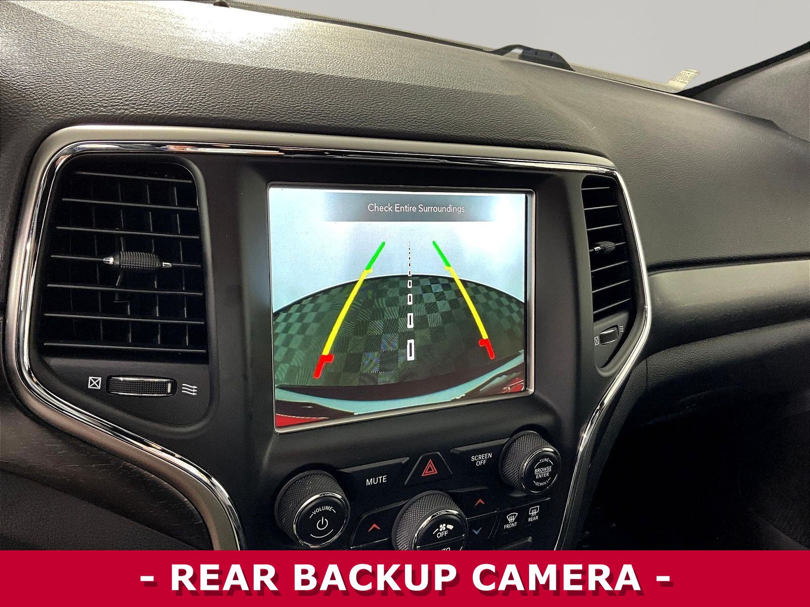 Used 2018 Jeep Grand Cherokee Altitude AWD/4WD image 14