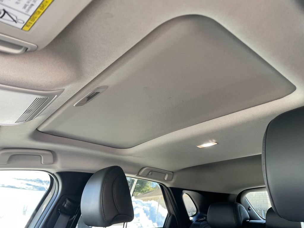 Used 2023 MAZDA CX-30 AWD 2.5 S w/ Premium Package image 23