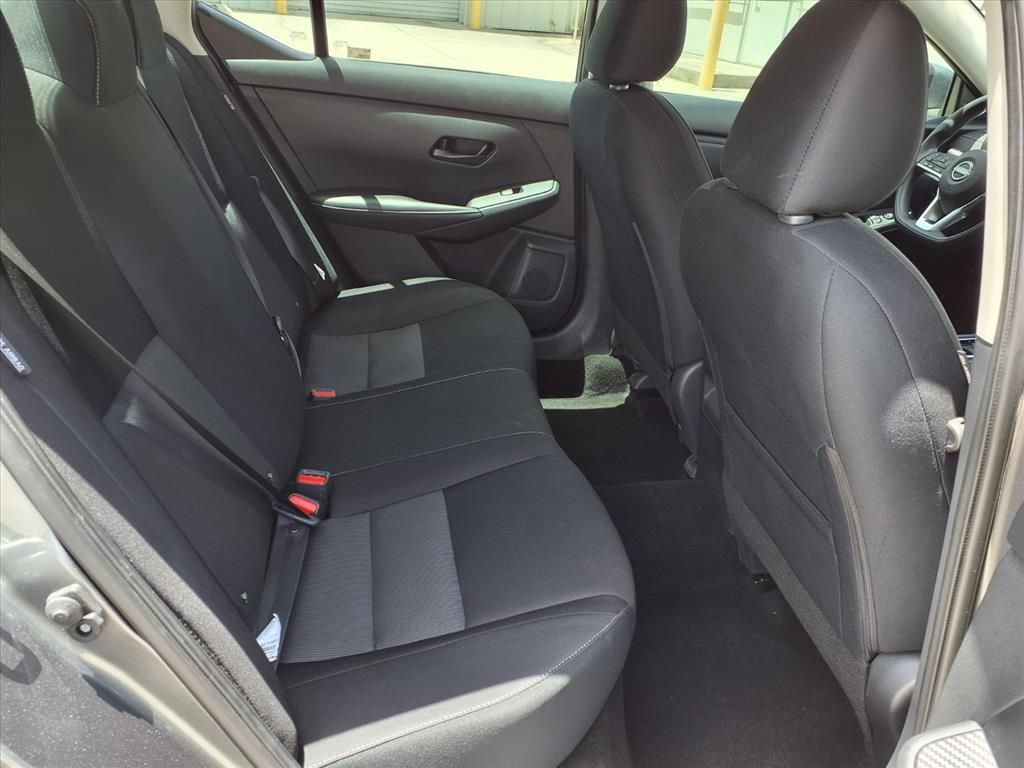 Used 2024 Nissan Sentra SV FWD image 12