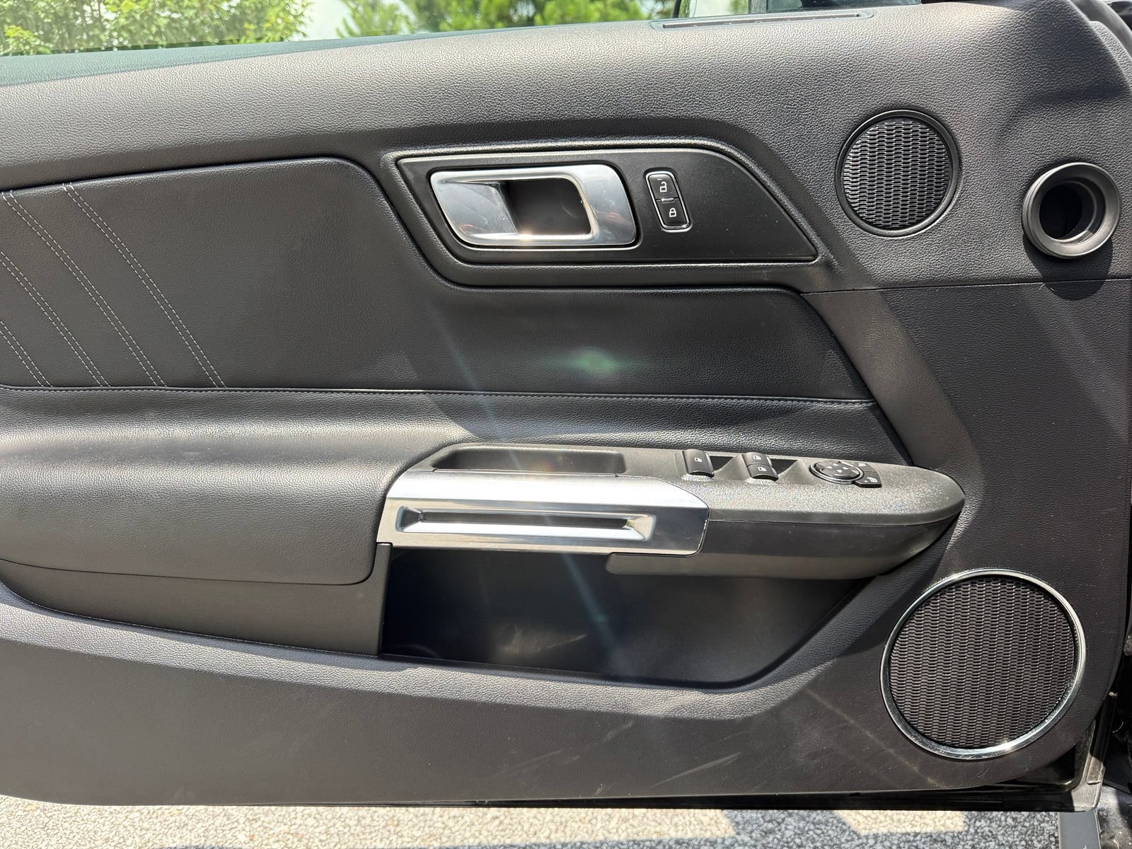 Used 2019 Ford Mustang Premium RWD image 41