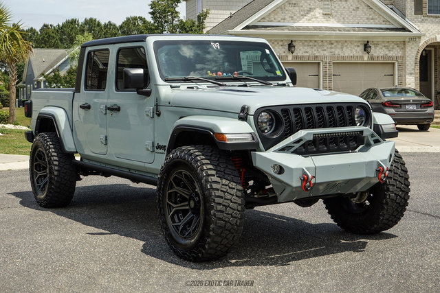 Used 2023 Jeep Gladiator Sport AWD/4WD image 12