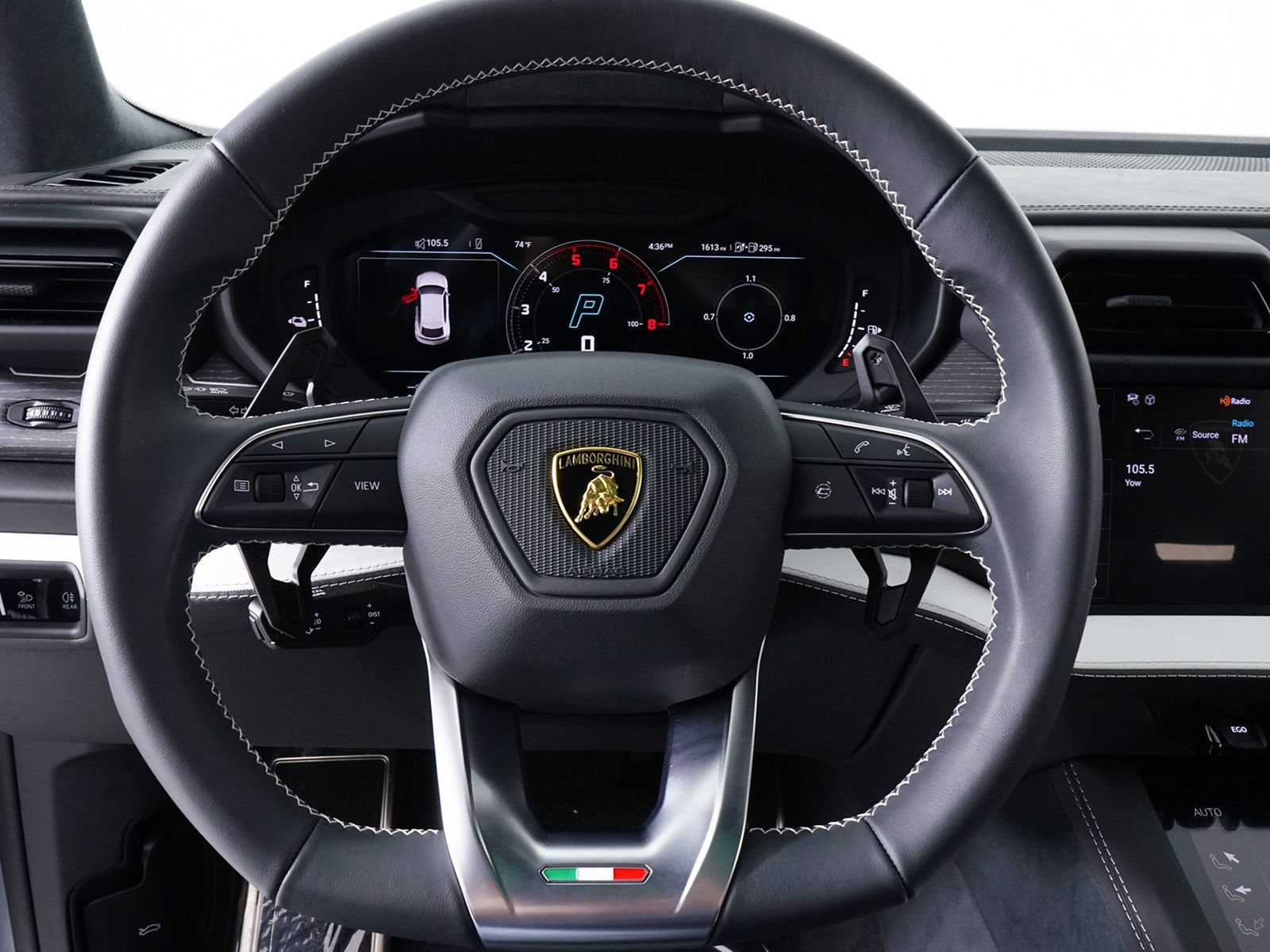 Used 2025 Lamborghini Urus SE AWD/4WD image 21