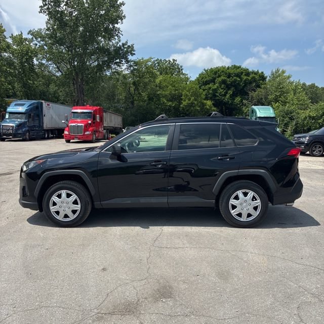 Used 2019 Toyota RAV4 LE w/ All Weather Liner Package AWD/4WD image 4