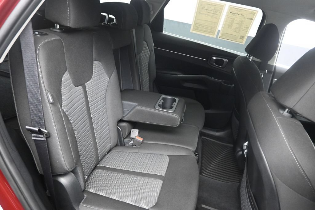 Used 2025 Kia Sorento LX FWD image 26