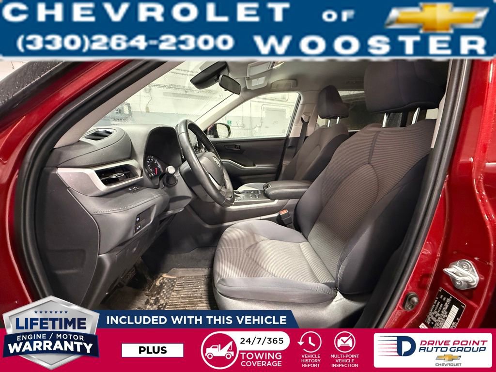 Used 2022 Toyota Highlander LE image 10