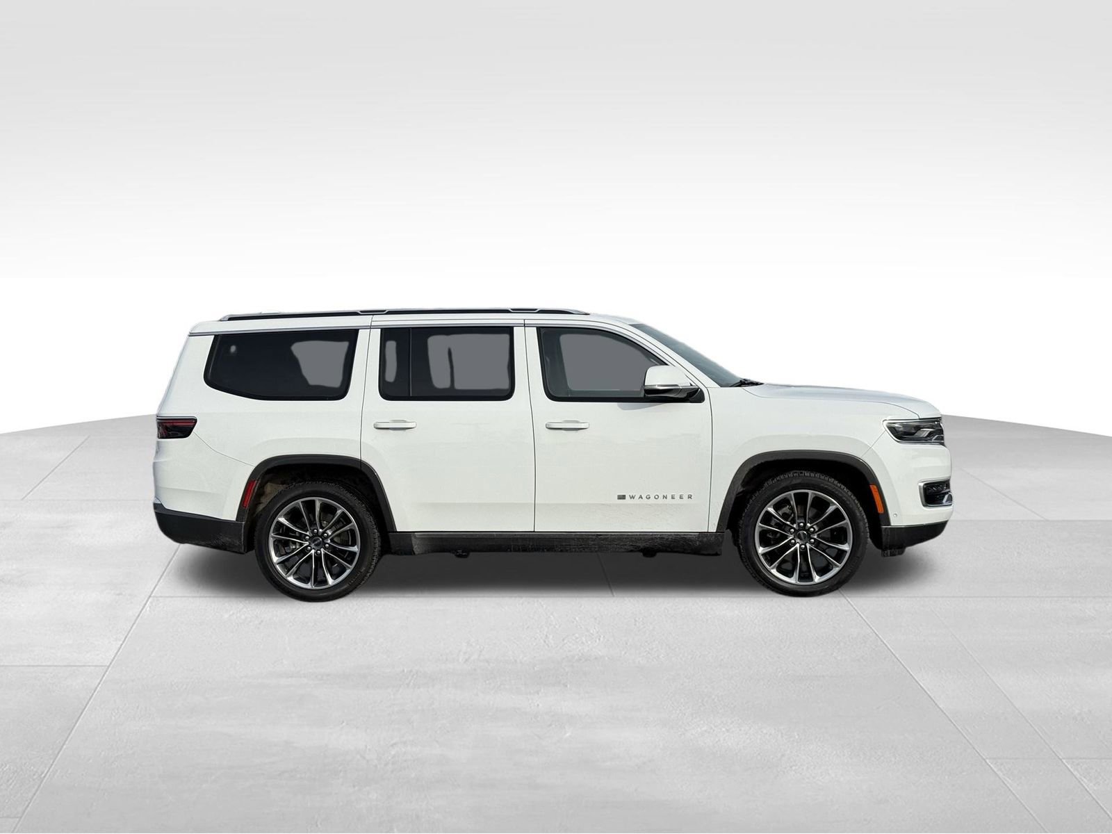 Used 2022 Jeep Wagoneer Series III w/ Premium Group I AWD/4WD image 2