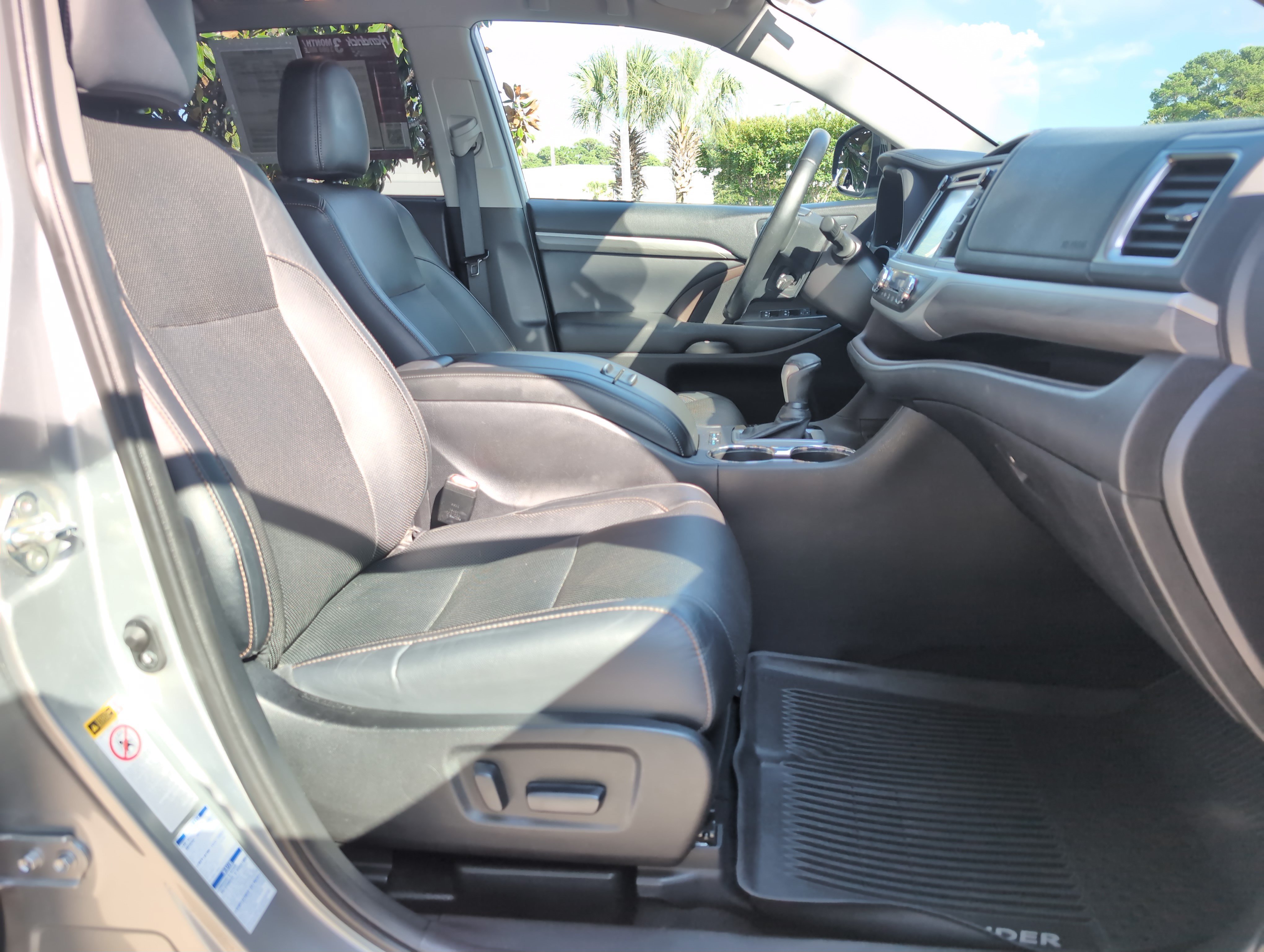 Used 2019 Toyota Highlander Limited Platinum AWD/4WD image 33