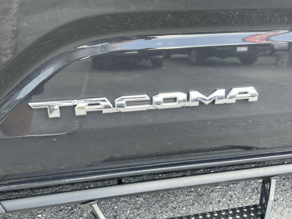 Used 2024 Toyota Tacoma SR5 w/ SR5 Upgrade Package image 11