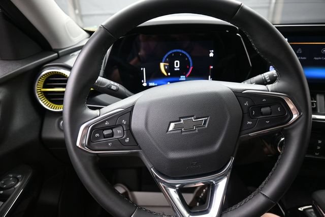 Used 2026 Chevrolet Trax ACTIV w/ Sunroof Package FWD image 8