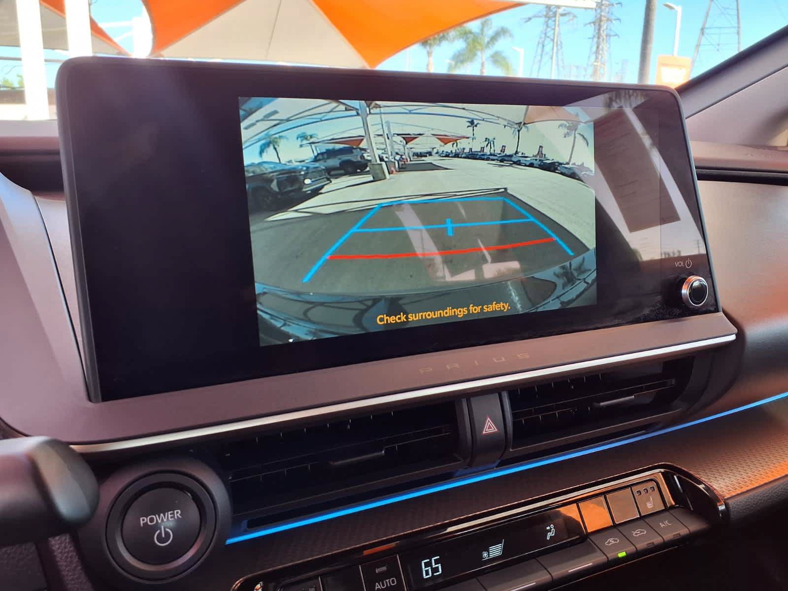 Certified 2025 Toyota Prius XLE FWD image 23