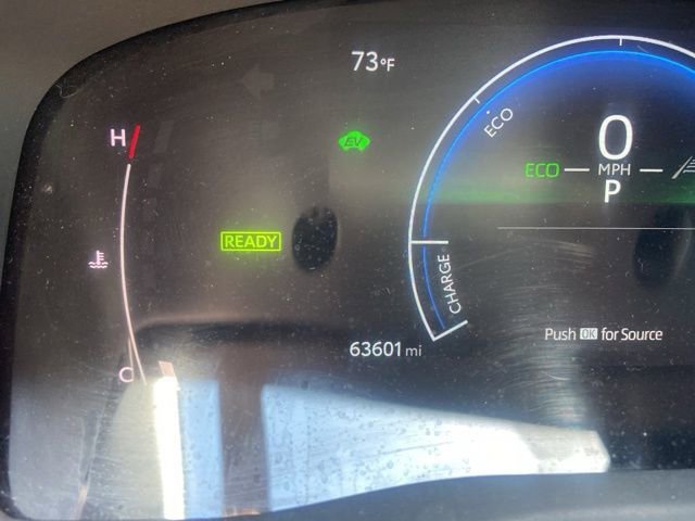 Used 2025 Toyota Camry SE FWD image 13