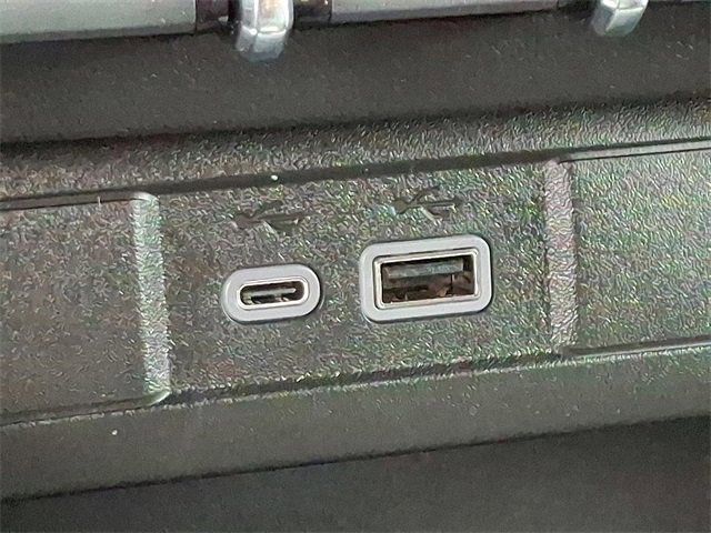 New 2025 GMC Canyon Elevation w/ Convenience Package image 15