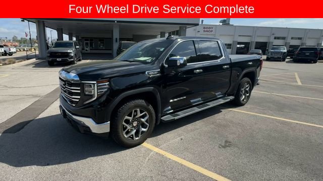 Used 2023 GMC Sierra 1500 SLT w/ SLT Premium Plus Package AWD/4WD image 4