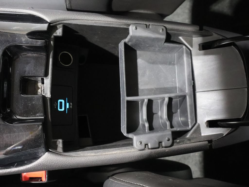 Used 2016 Ford Fusion SE w/ Equipment Group 202A FWD image 33