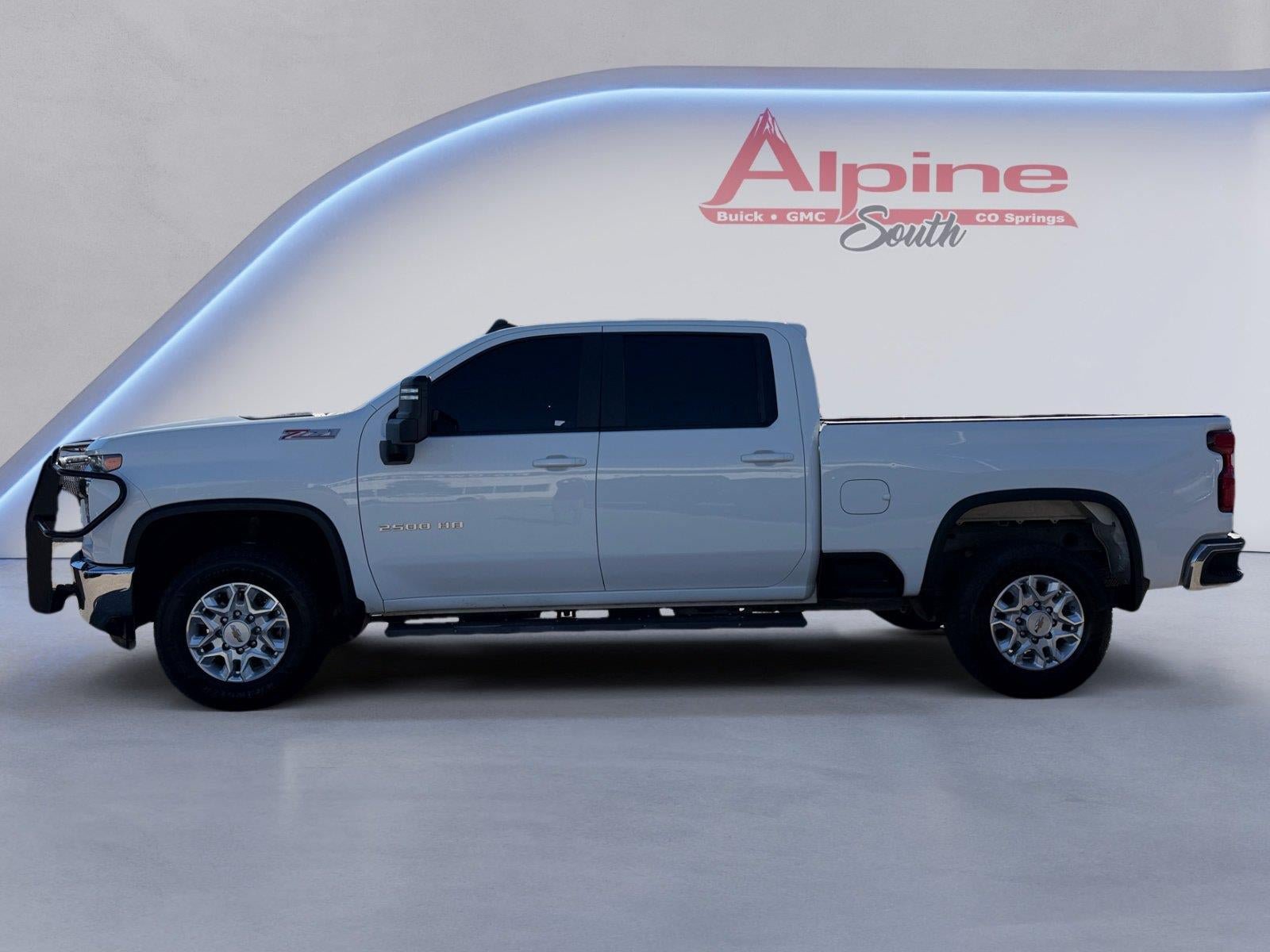 Used 2021 Chevrolet Silverado 2500 LT w/ Z71 Off-Road Package AWD/4WD image 2