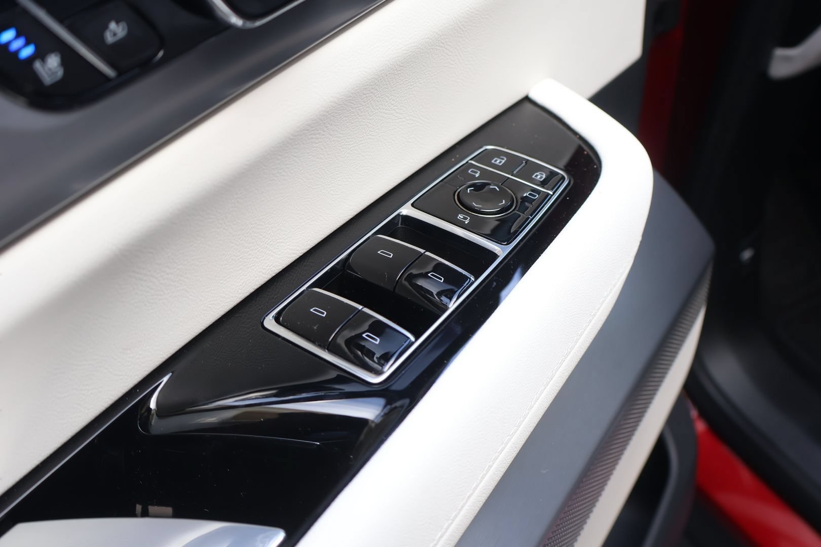 New 2026 Cadillac Vistiq Luxury AWD/4WD image 10