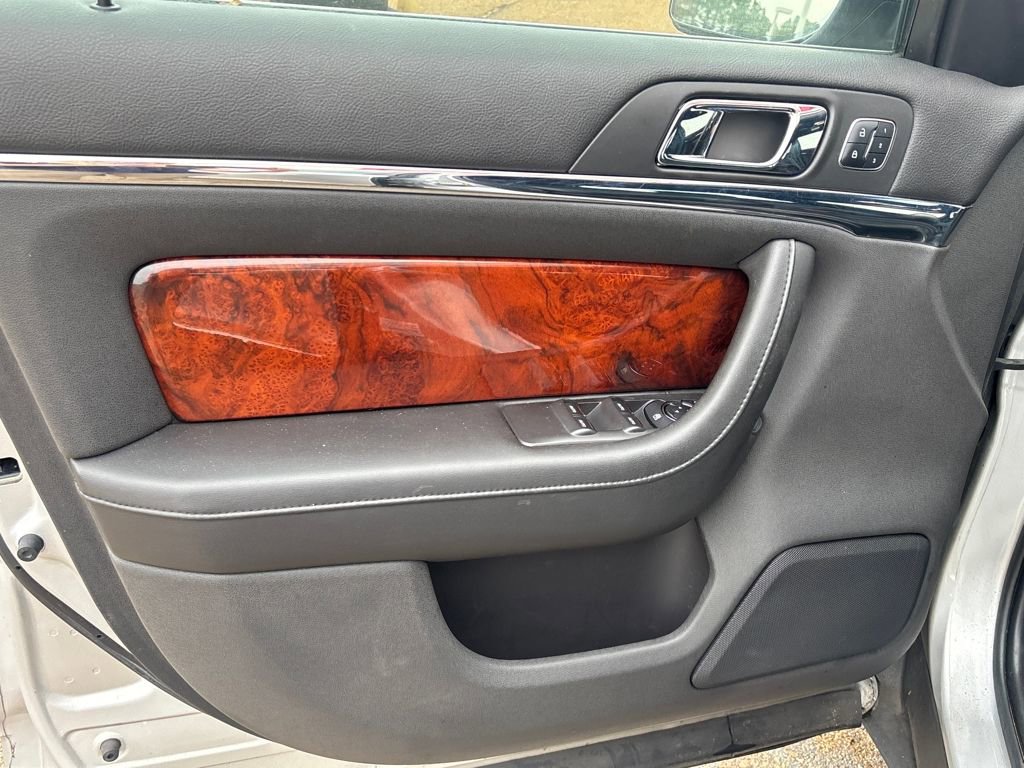 Used 2014 Lincoln MKS w/ Equipment Group 101A image 4