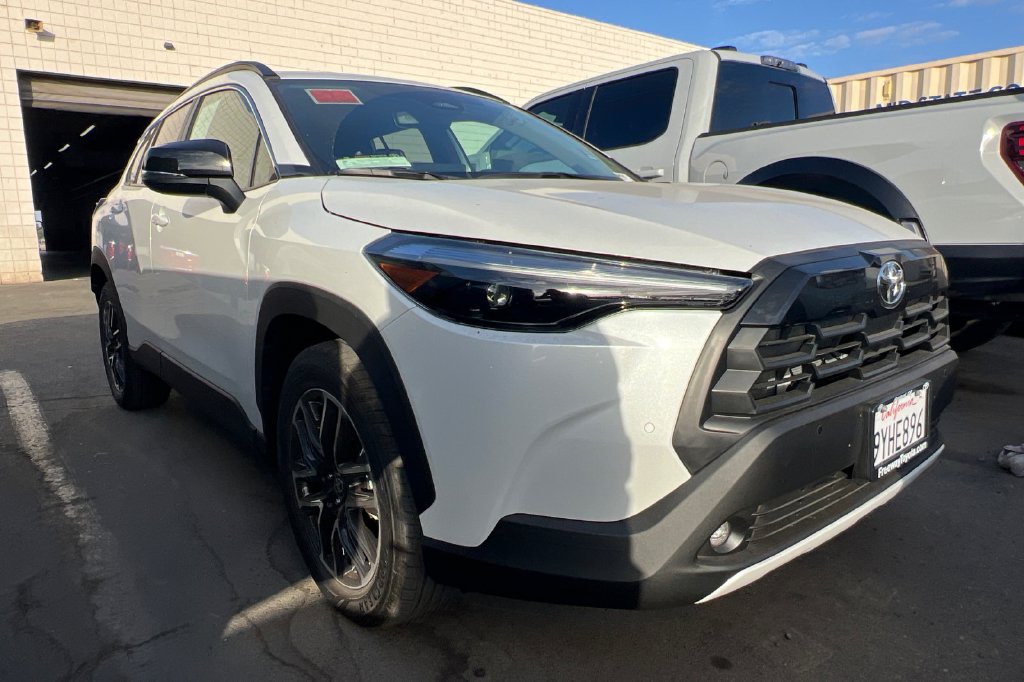 Certified 2026 Toyota Corolla Cross XLE FWD image 2