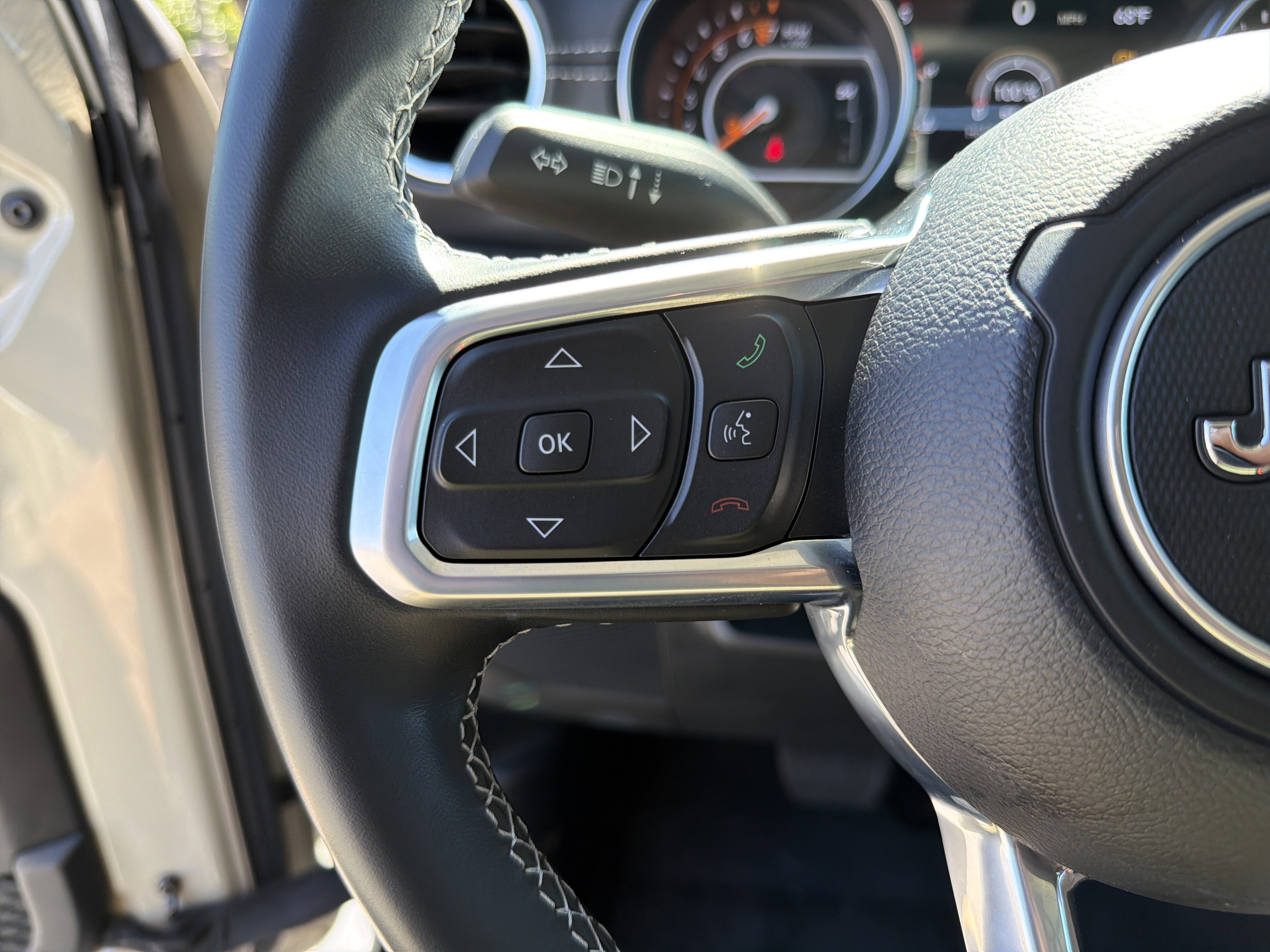 Used 2020 Jeep Gladiator Overland w/ Popular Equipment Package image 10