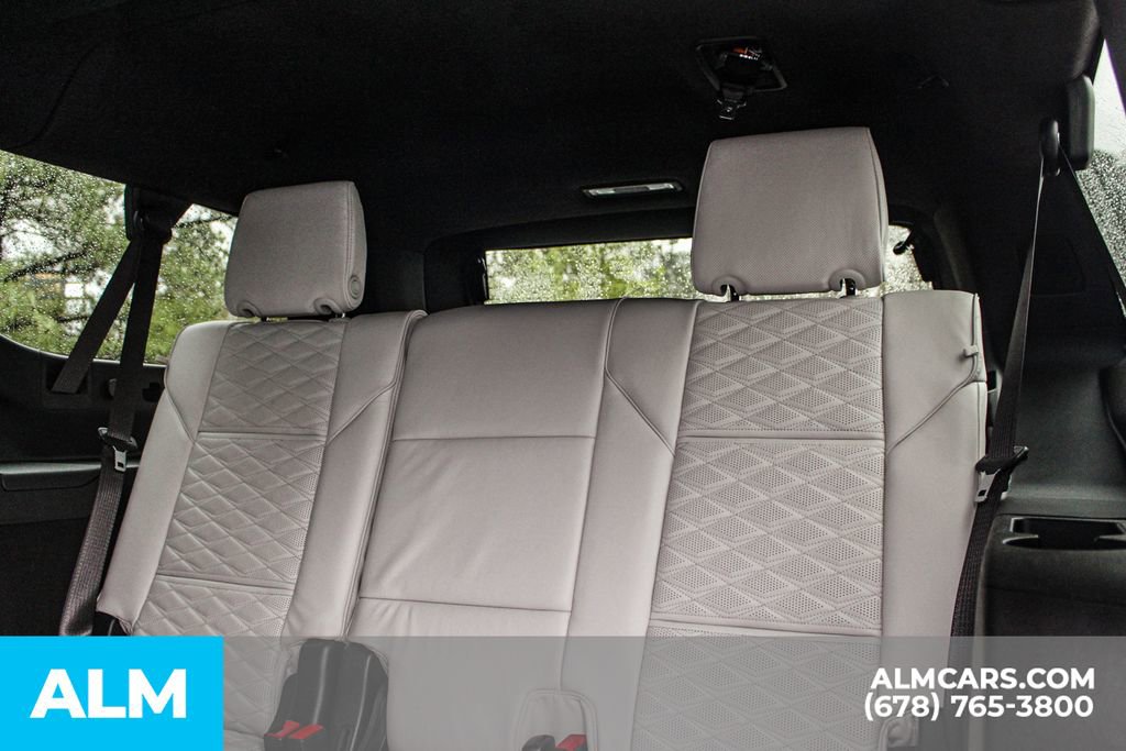 Used 2026 Cadillac Escalade ESV Platinum Sport image 19