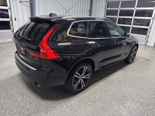 Used 2021 Volvo XC60 T5 Momentum w/ Protection Package Premier image 22