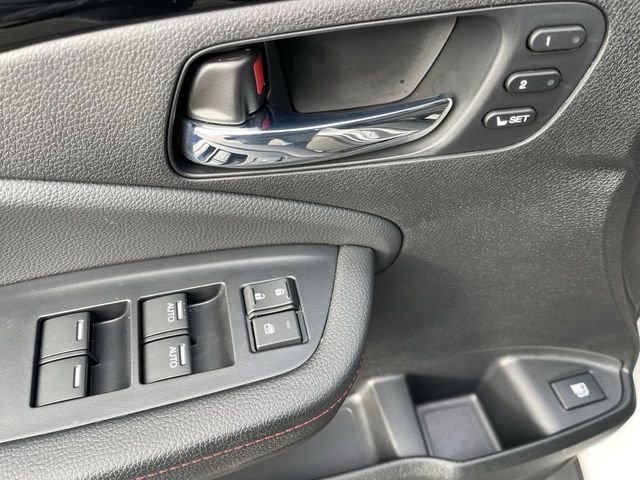 Used 2025 Honda Ridgeline Black Edition image 13