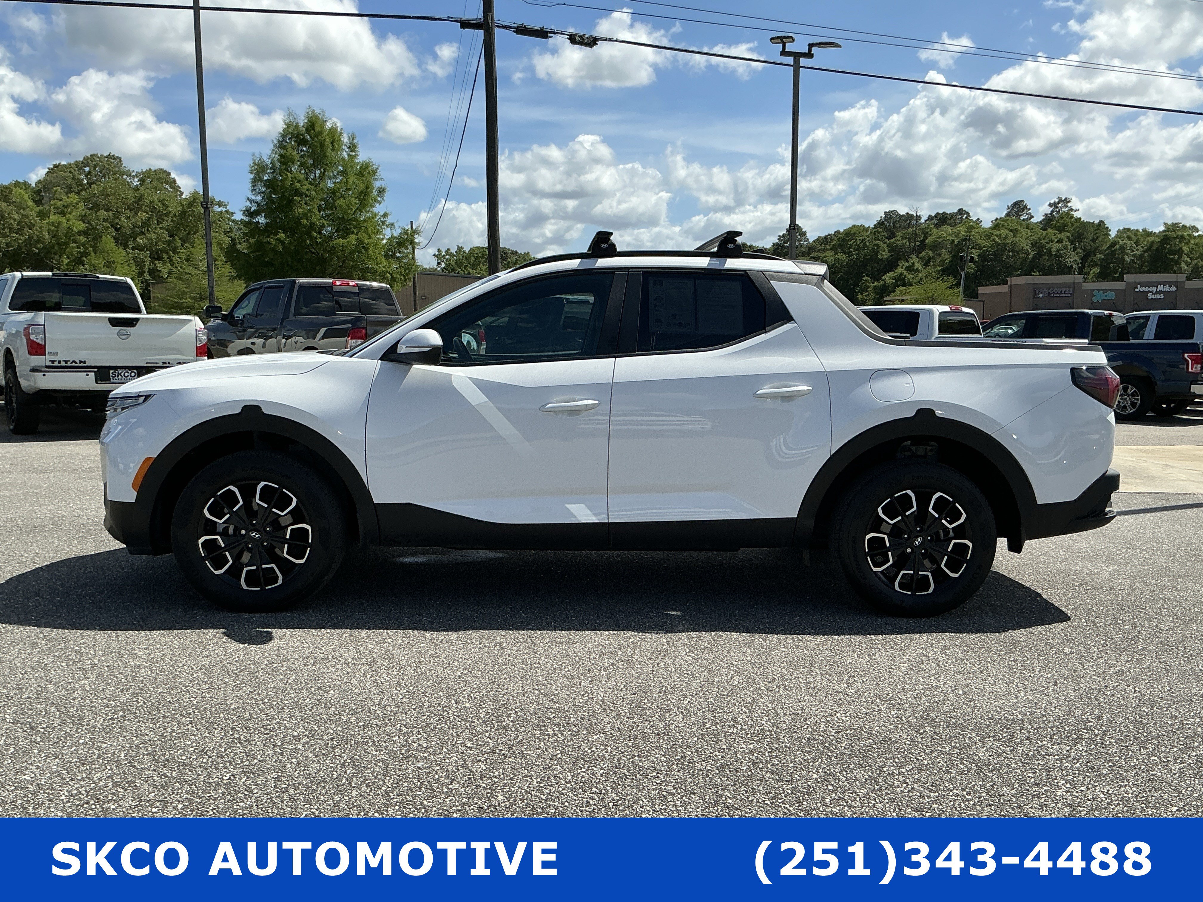 Used 2023 Hyundai Santa Cruz SEL Premium AWD/4WD image 2