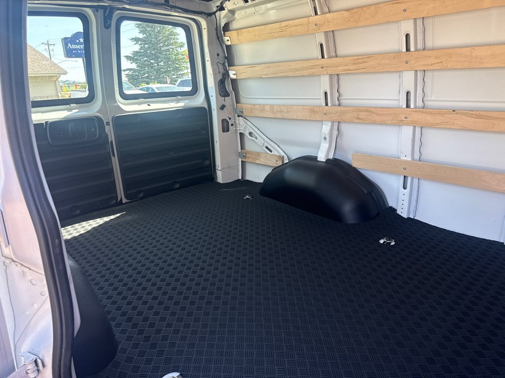 Used 2025 Chevrolet Express 2500 w/ Driver Convenience Package RWD image 13