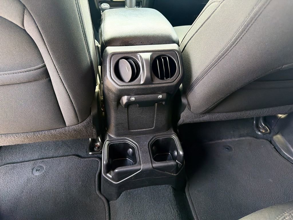 Used 2022 Jeep Wrangler Unlimited Sport image 18