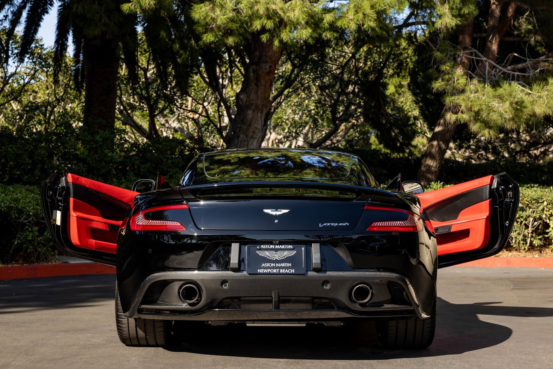 Used 2014 Aston Martin Vanquish Coupe image 7