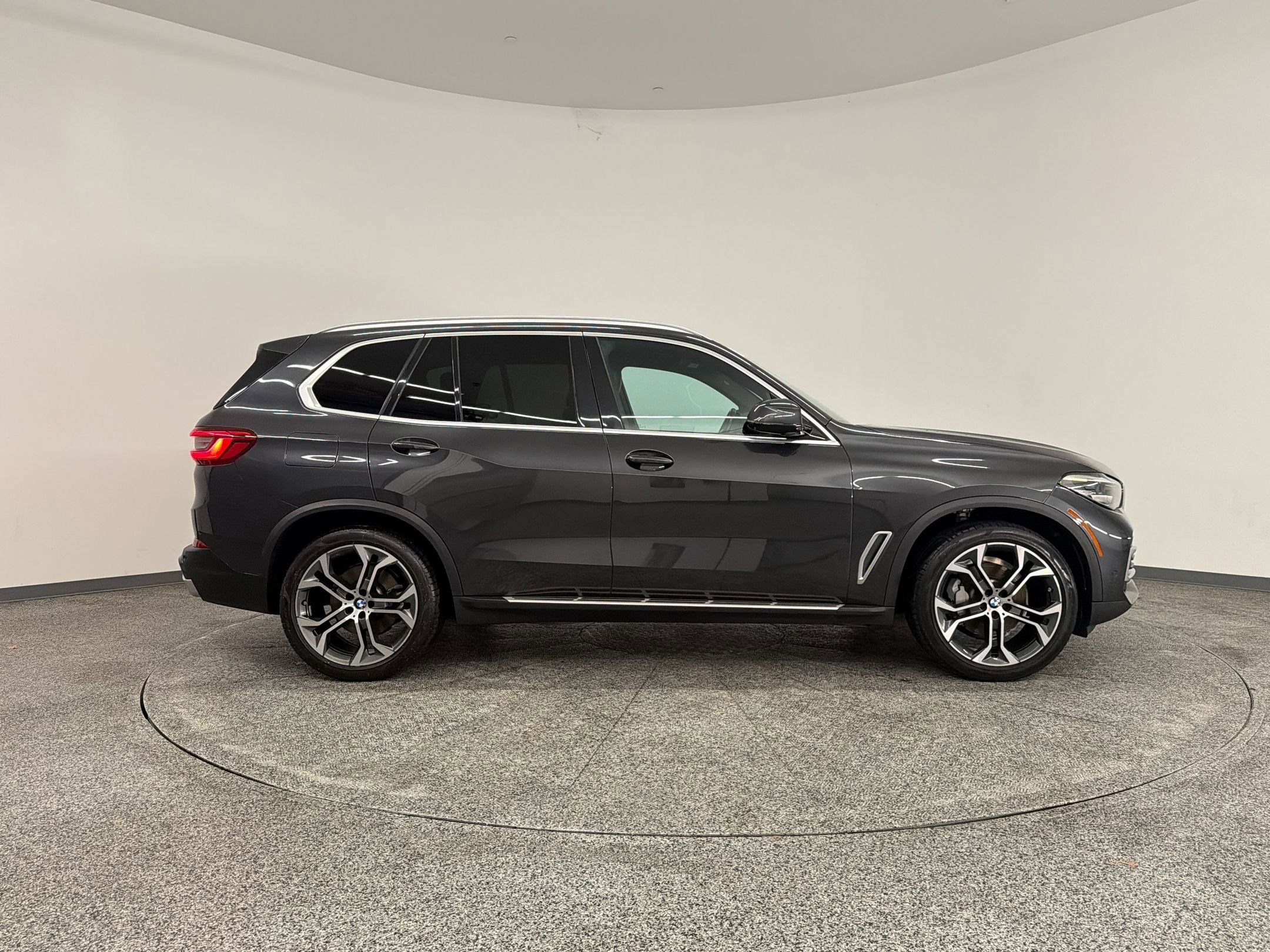 Used 2023 BMW X5 sDrive40i w/ Premium Package image 8