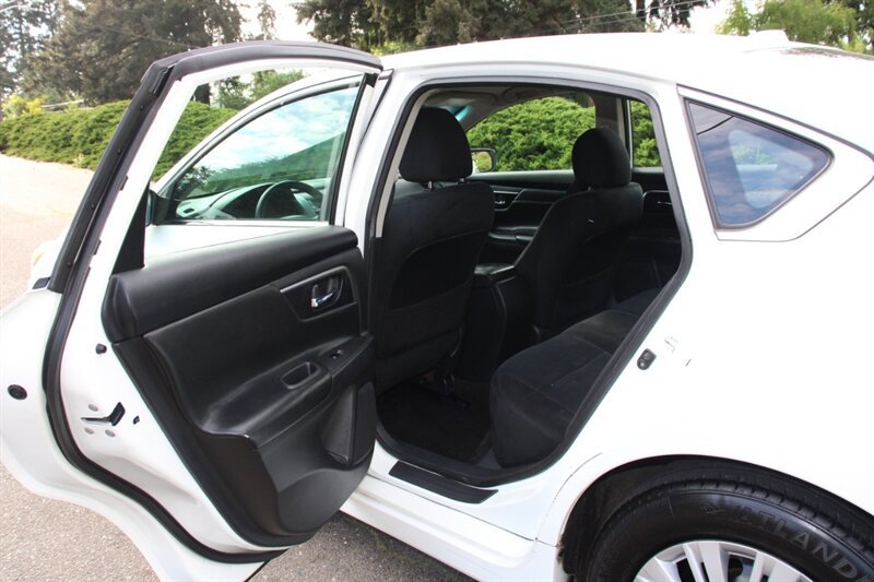 Used 2015 Nissan Altima 2.5 S w/ Power Driver Seat Package FWD image 14