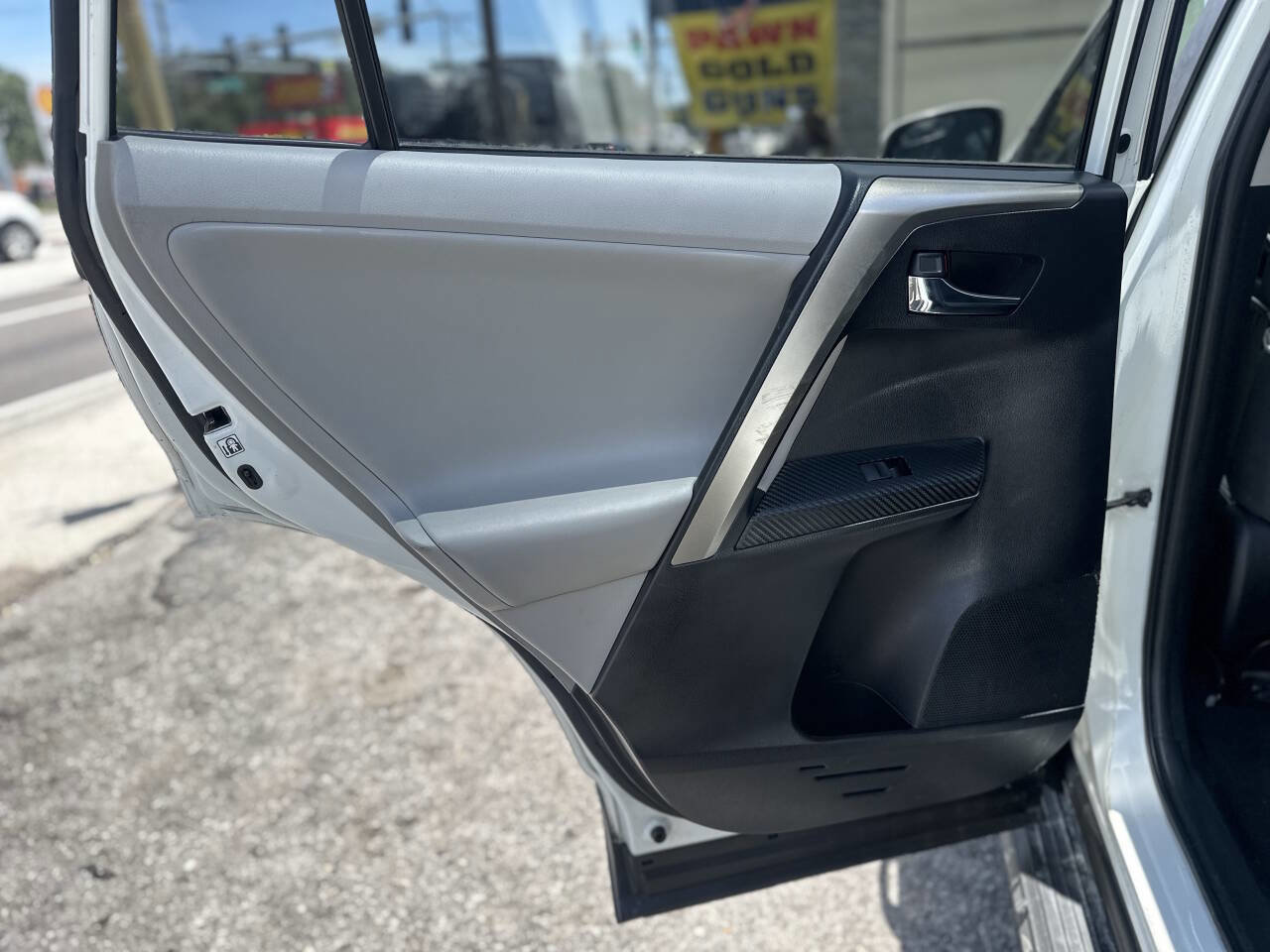 Used 2013 Toyota RAV4 Limited image 17