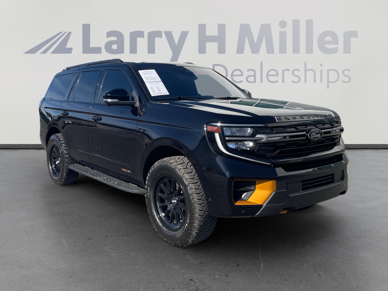 Used 2025 Ford Expedition Tremor AWD/4WD image 7