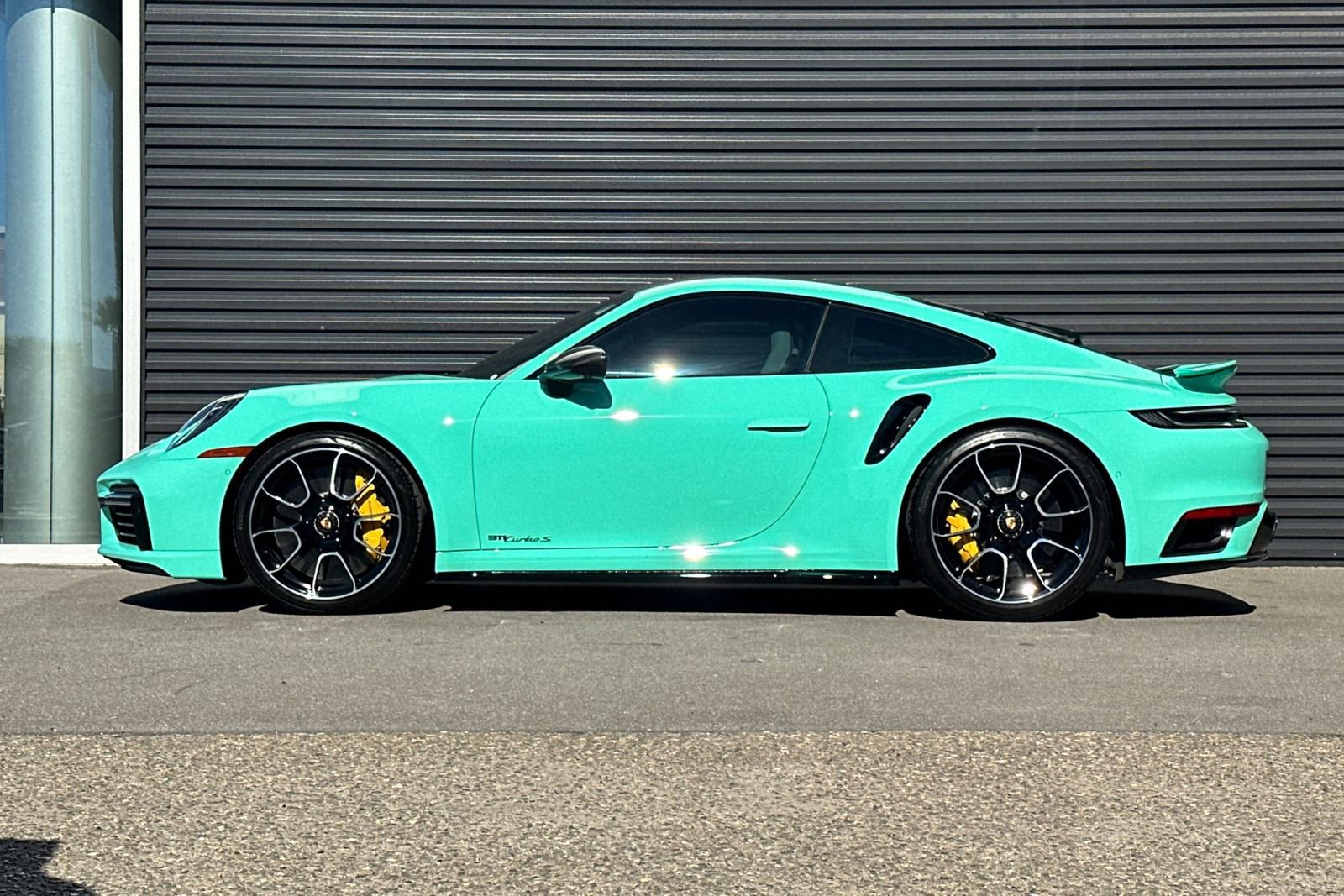 Used 2022 Porsche 911 Turbo S image 2