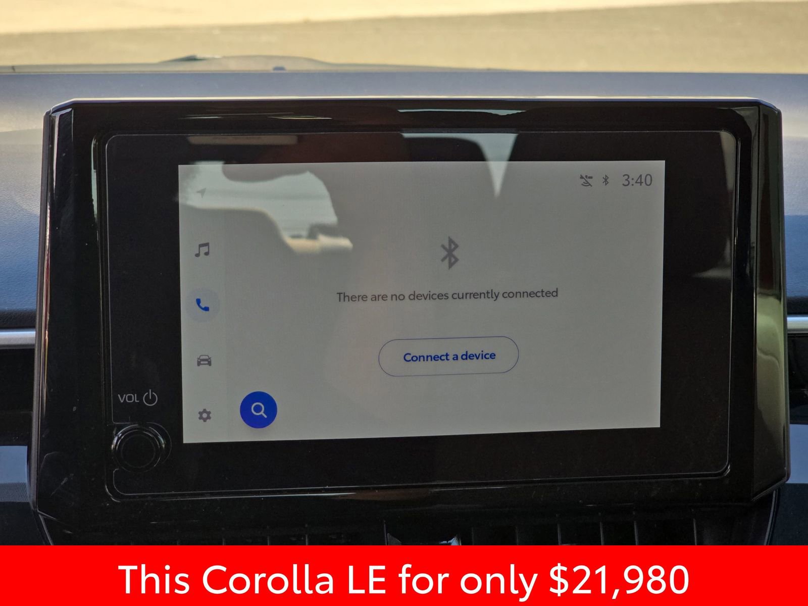 Used 2025 Toyota Corolla LE image 28