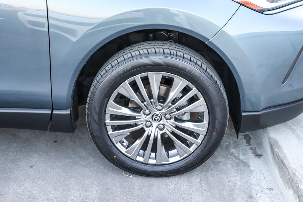 Used 2022 Toyota Venza Limited AWD/4WD image 11